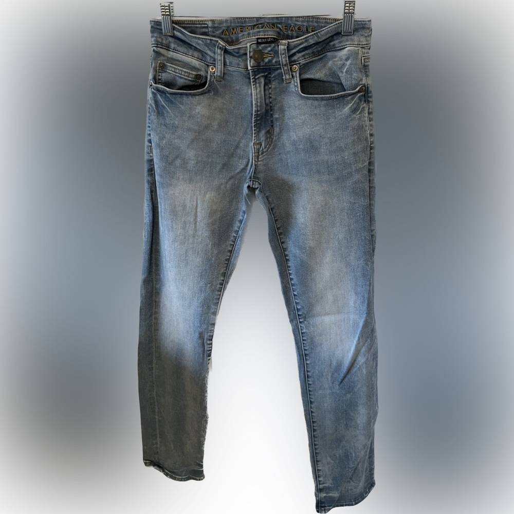 American Eagle Men’s Jeans. Size Men’s 29x32. Color Blue.